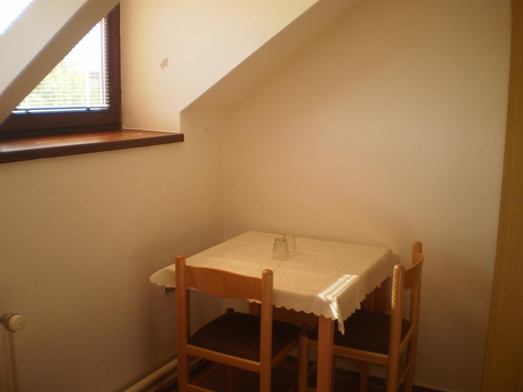 Hotel Pod Skalou Písek Chambre photo